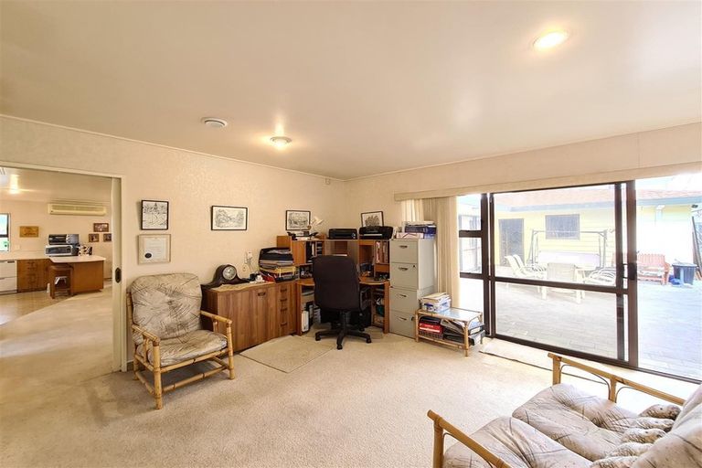 Photo of property in 100 Freyberg Avenue, Tamatea, Napier, 4112
