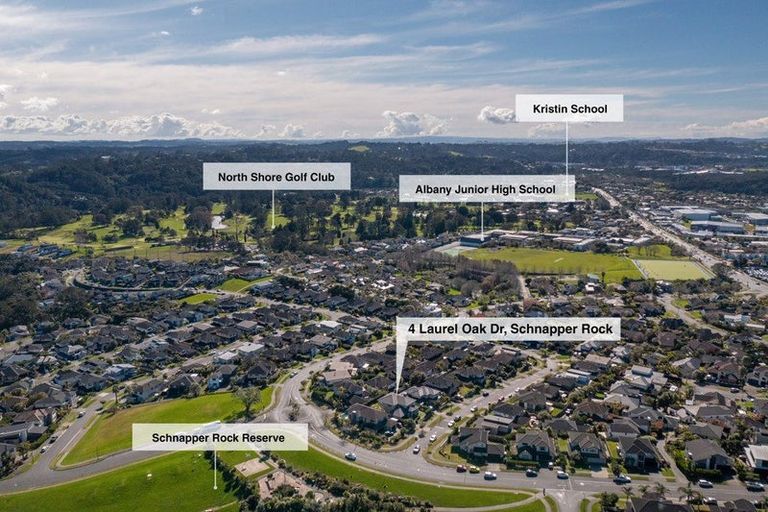 Photo of property in 4 Laurel Oak Drive, Schnapper Rock, Auckland, 0632