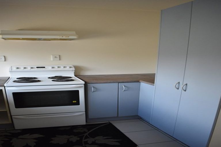 Photo of property in 9/43 Fruitvale Road, New Lynn, Auckland, 0600