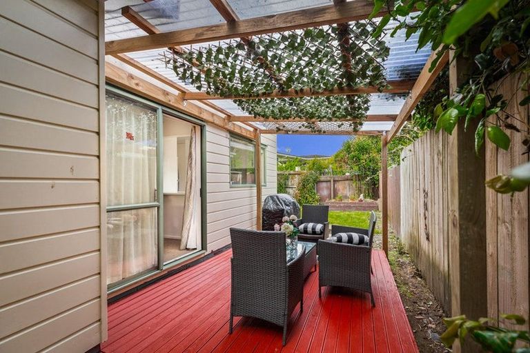 Photo of property in 1/28 Harrington Road, Henderson, Auckland, 0610