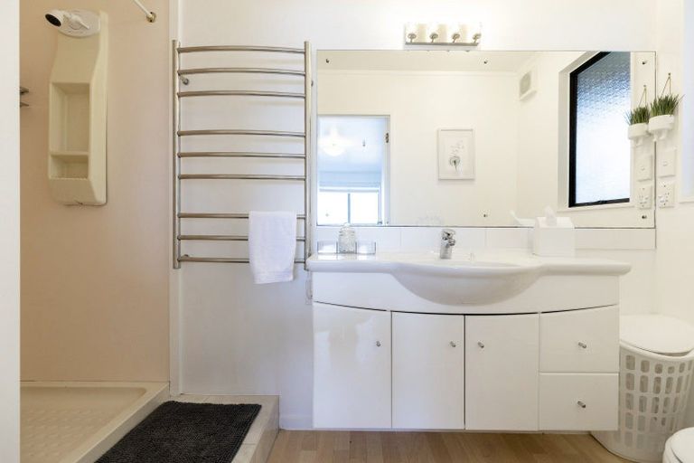Photo of property in 80 Wakeman Road, Acacia Bay, Taupo, 3330