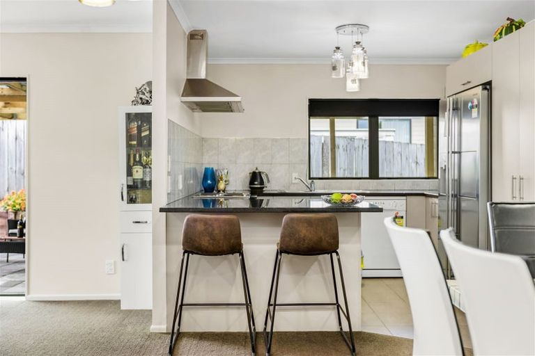 Photo of property in 22 Gordon Stanley Drive, Massey, Auckland, 0614