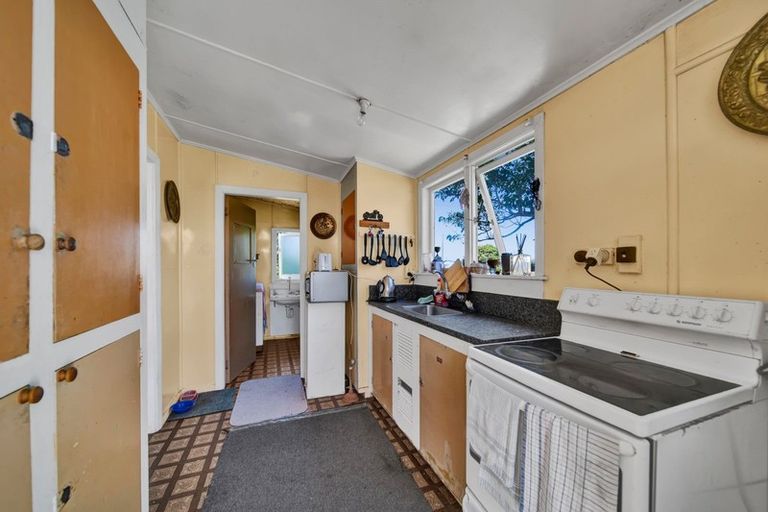 Photo of property in 62 Riemenschneider Street, Manaia, 4612