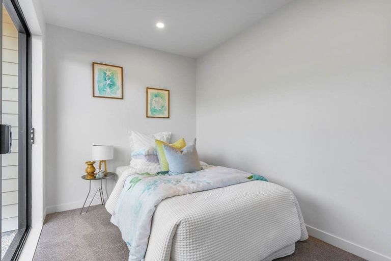Photo of property in 121c Sycamore Drive, Sunnynook, Auckland, 0620