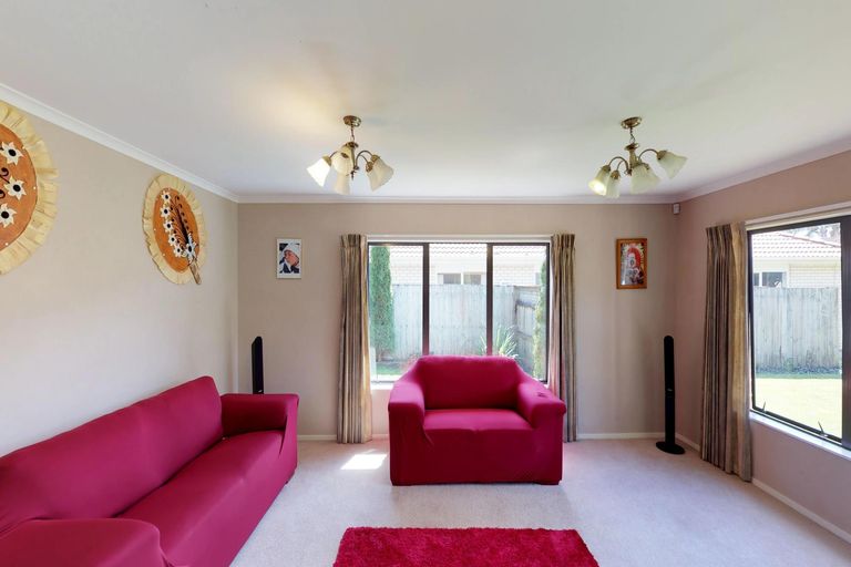 Photo of property in 7 Crannich Place, Wattle Downs, Auckland, 2103