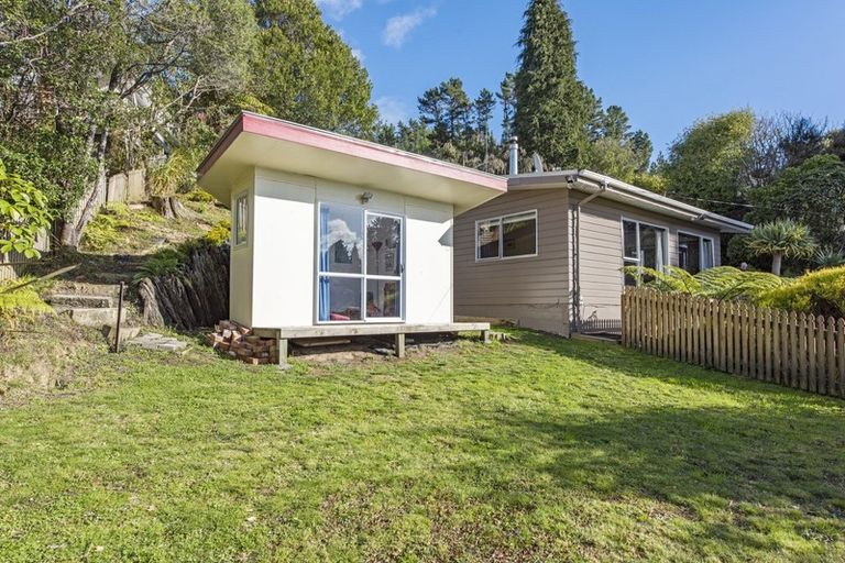 Photo of property in 70 Wyndham Road, Pinehaven, Upper Hutt, 5019
