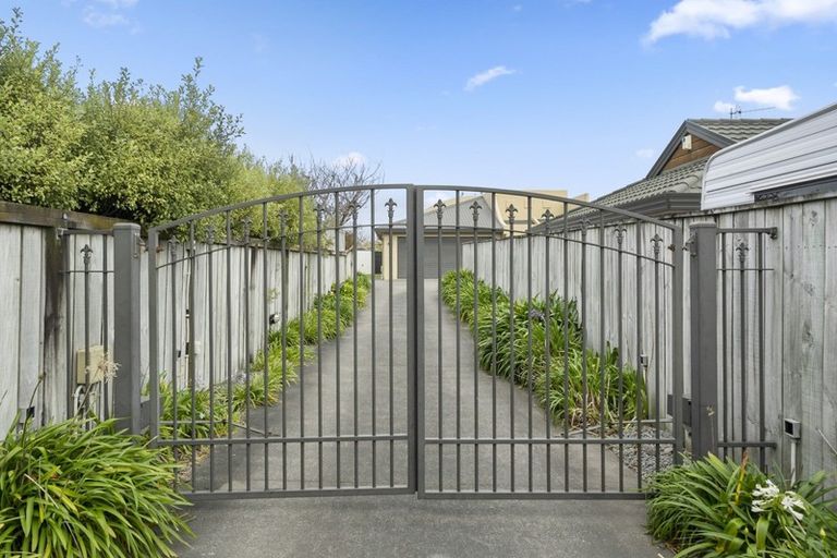 Photo of property in 144 Guildford Drive, Paraparaumu Beach, Paraparaumu, 5032