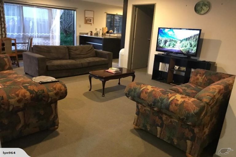 Photo of property in 17b Scotstoun Place, Glen Eden, Auckland, 0602