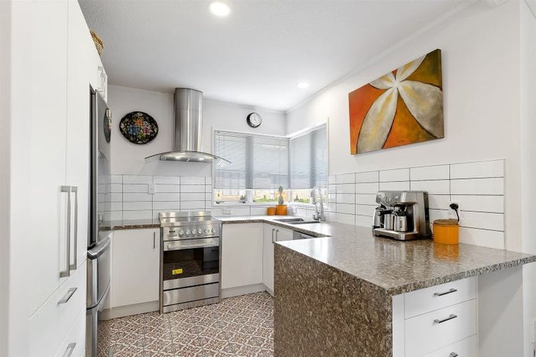 Photo of property in 9 Castle Way, Beckenham, Christchurch, 8023