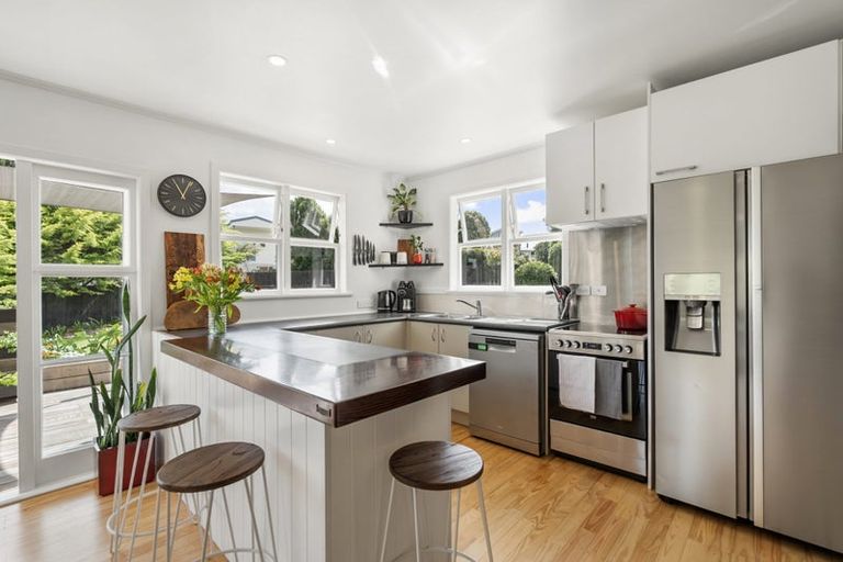 Photo of property in 2/300 Rangatira Road, Beach Haven, Auckland, 0626