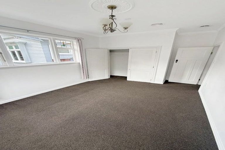 Photo of property in 22 Riddlers Crescent, Petone, Lower Hutt, 5012