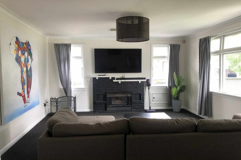 Photo of property in 61 Featherston Street, Takaro, Palmerston North, 4412