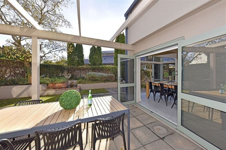 Photo of property in 30 Desmond Street, Merivale, Christchurch, 8014