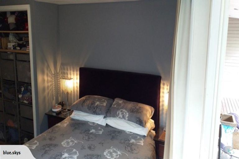 Photo of property in 53 Cliff View Drive, Green Bay, Auckland, 0604