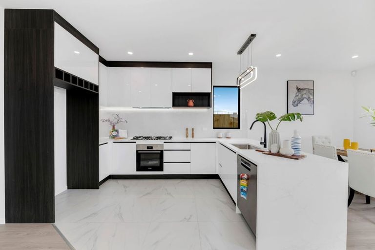 Photo of property in 12 Elevation Street, Flat Bush, Auckland, 2019