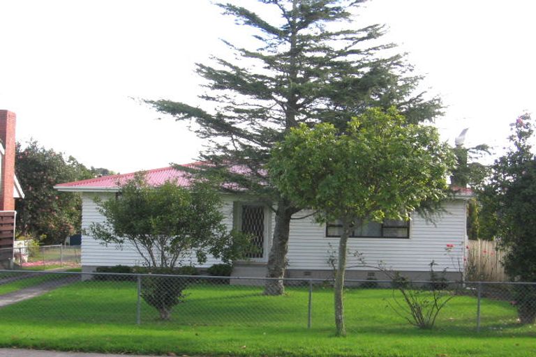 Photo of property in 101 Matipo Road, Te Atatu Peninsula, Auckland, 0610