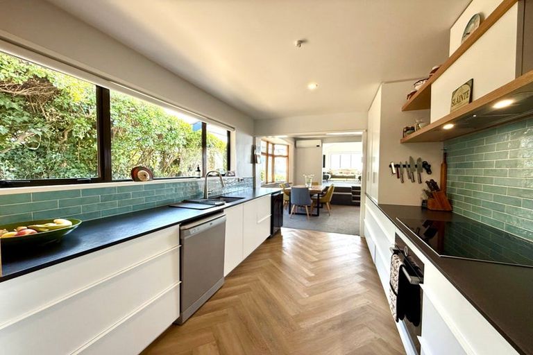 Photo of property in 18 Mount Pleasant Road, Mount Pleasant, Christchurch, 8081