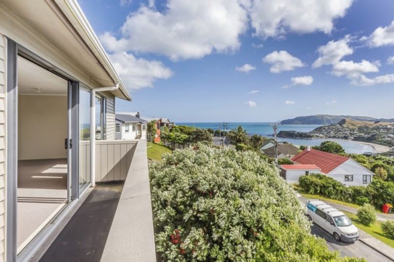 Photo of property in 37 Pikarere Street, Titahi Bay, Porirua, 5022