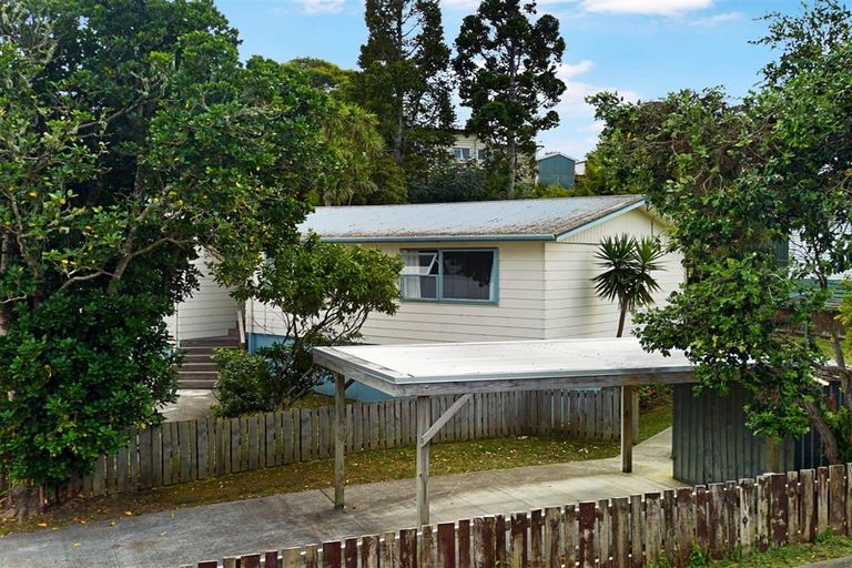 Photo of property in 22 Karaka Street, Helensville, 0800