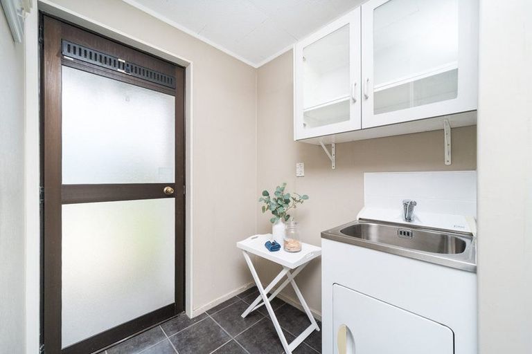 Photo of property in 30 Peppertree Glade, Kelvin Grove, Palmerston North, 4414