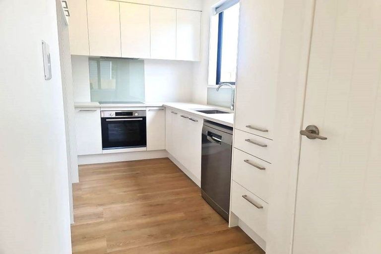 Photo of property in 42c Don Buck Road, Massey, Auckland, 0614