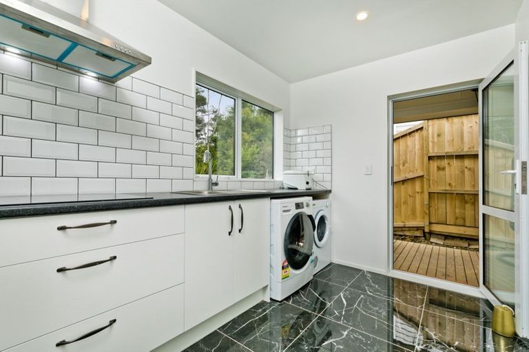 Photo of property in 28 Shah Place, Glen Eden, Auckland, 0602