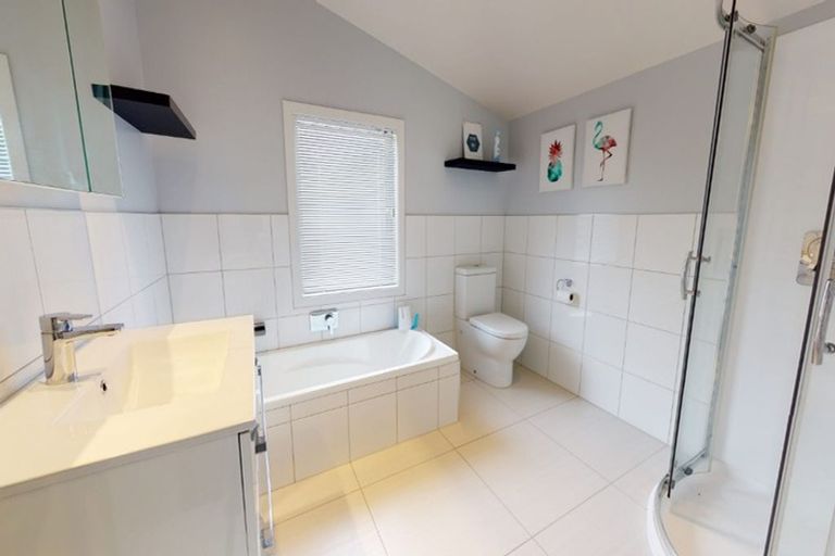 Photo of property in 61u8 Black Rock Road, Newlands, Wellington, 6037