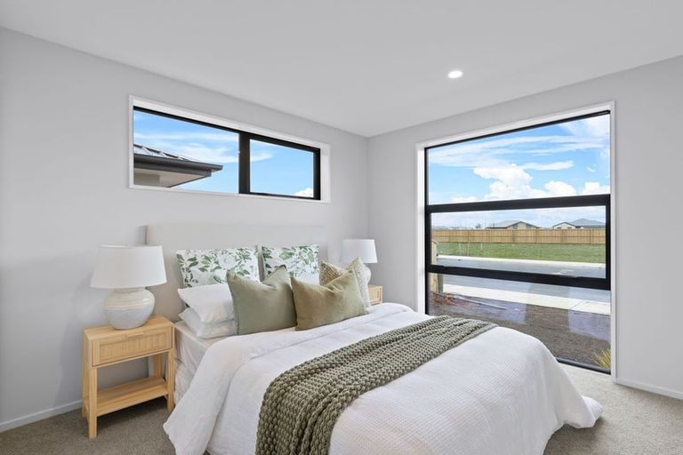 Photo of property in 17 Herridge Street, Woodend, 7691