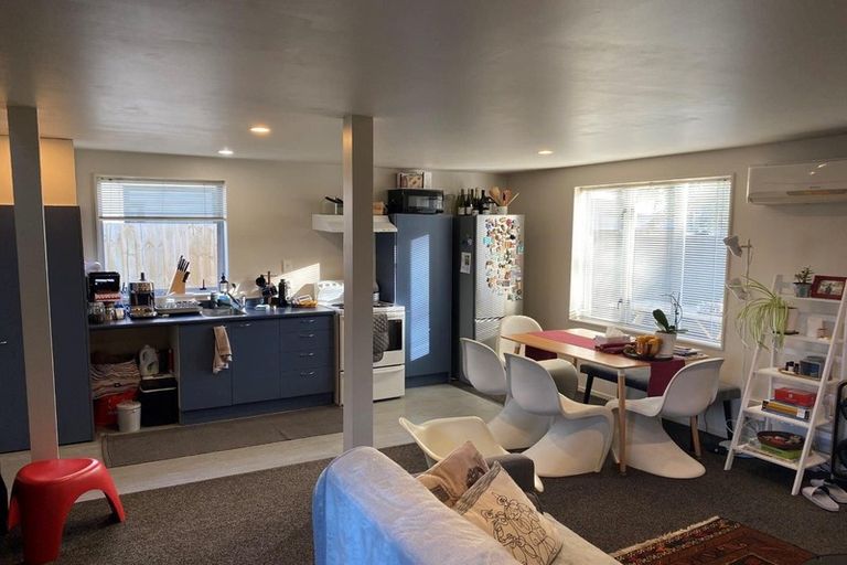 Photo of property in 327 Barbadoes Street, Christchurch Central, Christchurch, 8011