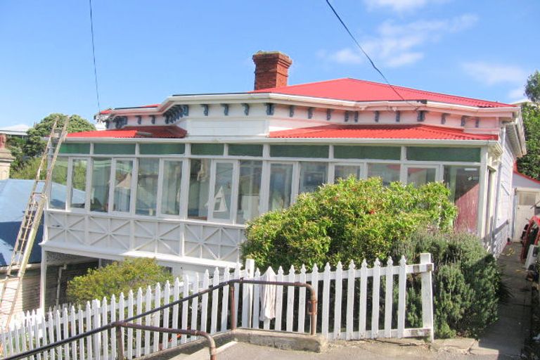Photo of property in 35 Hankey Street, Mount Cook, Wellington, 6011