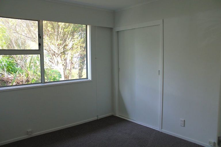 Photo of property in 181 Newlands Road, Newlands, Wellington, 6037