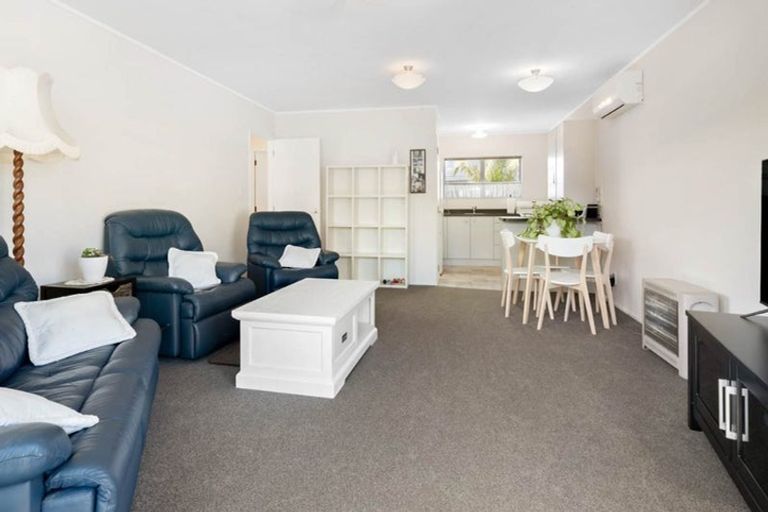 Photo of property in 98d Lakeside Drive, Orewa, 0931