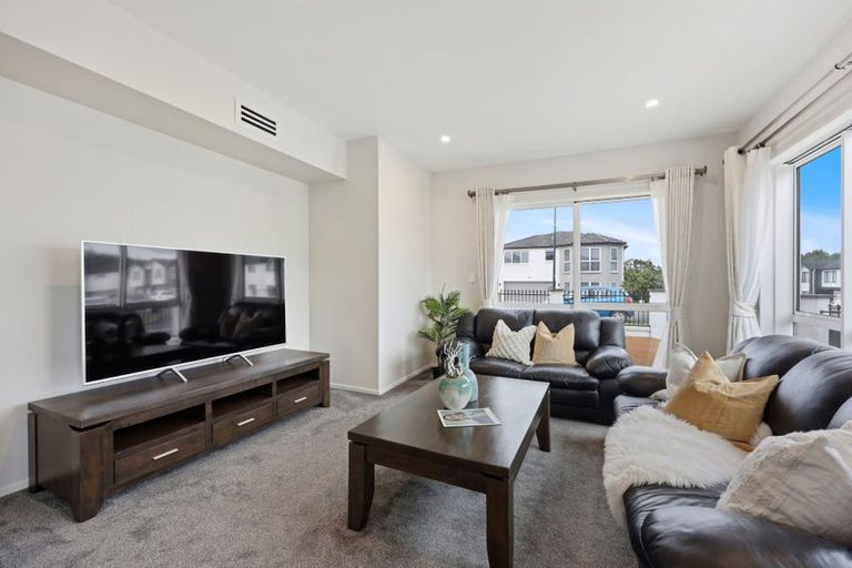 Photo of property in 19 Horsefields Drive, Flat Bush, Auckland, 2019