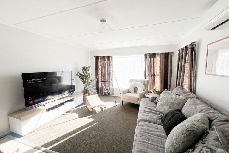 Photo of property in 34 James Street, Dannevirke, 4930