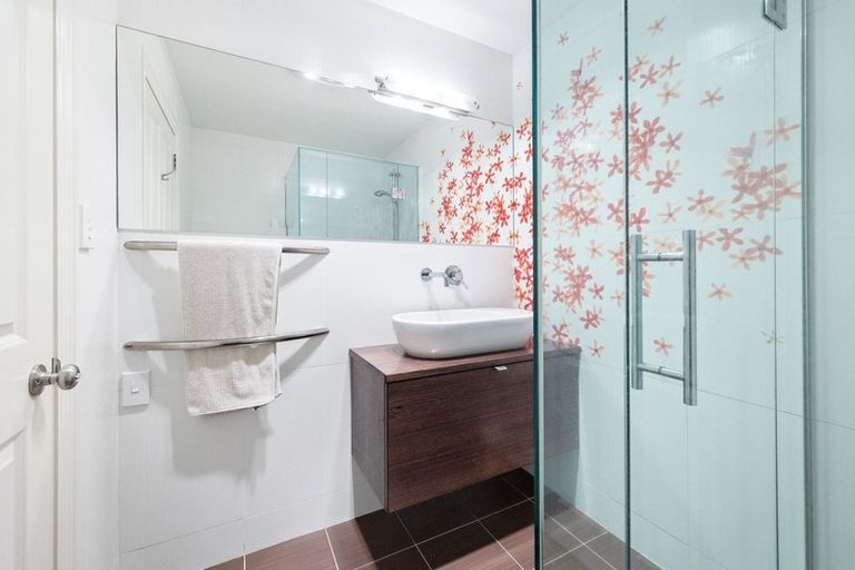 Photo of property in 1/36 Maritime Terrace, Birkenhead, Auckland, 0626