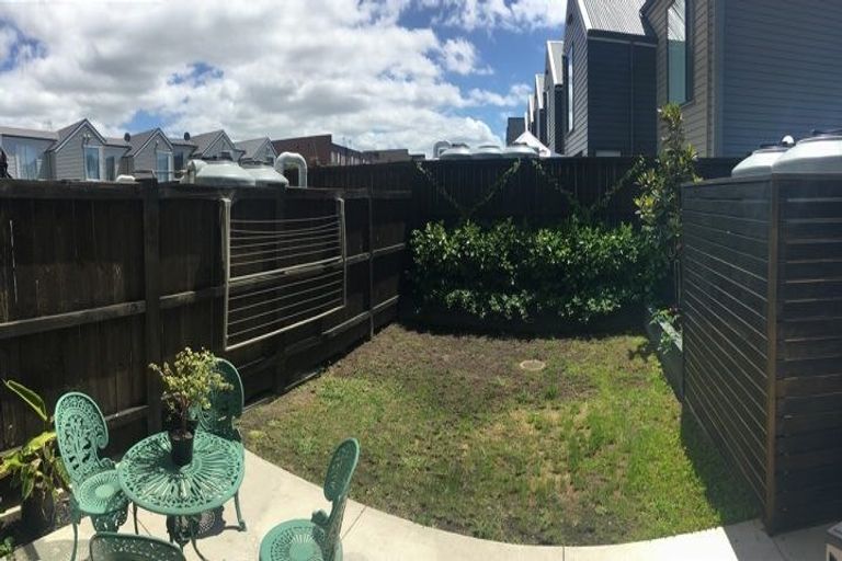 Photo of property in 18 Shelduck Way, Hobsonville, Auckland, 0616