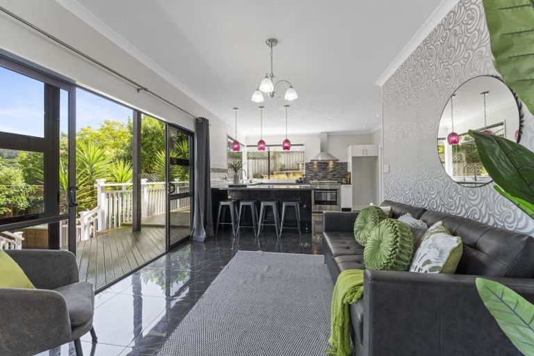 Photo of property in 15 Observatory Close, Whitby, Porirua, 5024