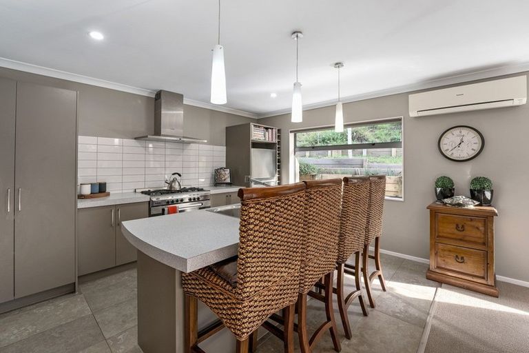Photo of property in 14 Leanne Way, Waikanae Beach, Waikanae, 5036