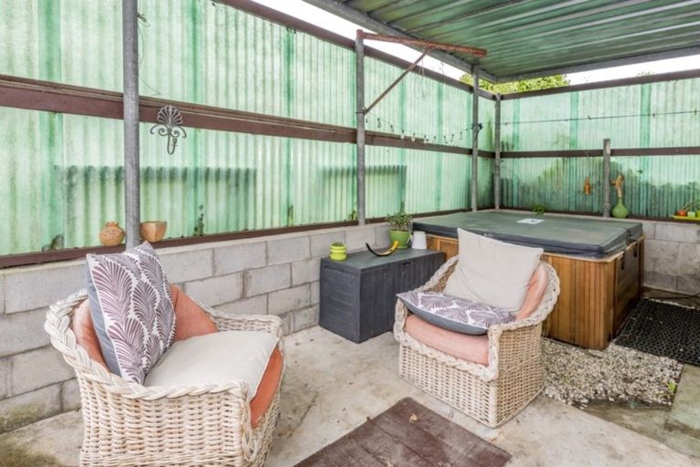 Photo of property in 136 Winchester Street, Levin, 5510