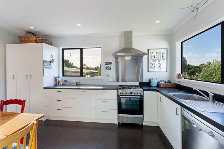 Photo of property in 61 Tennis Court Road, Raumati South, Paraparaumu, 5032
