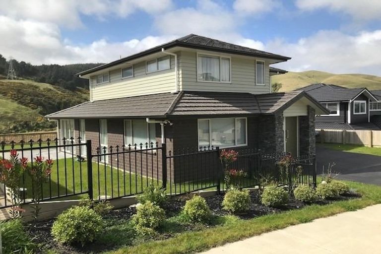 Photo of property in 102 Melksham Drive, Churton Park, Wellington, 6037