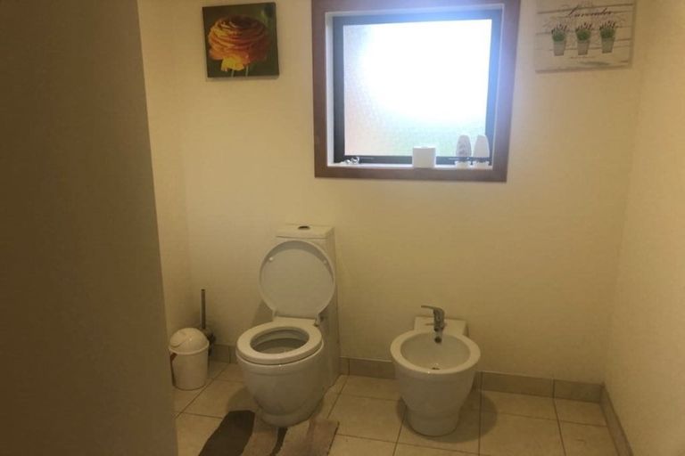 Photo of property in 70 Kirton Drive, Riverstone Terraces, Upper Hutt, 5018