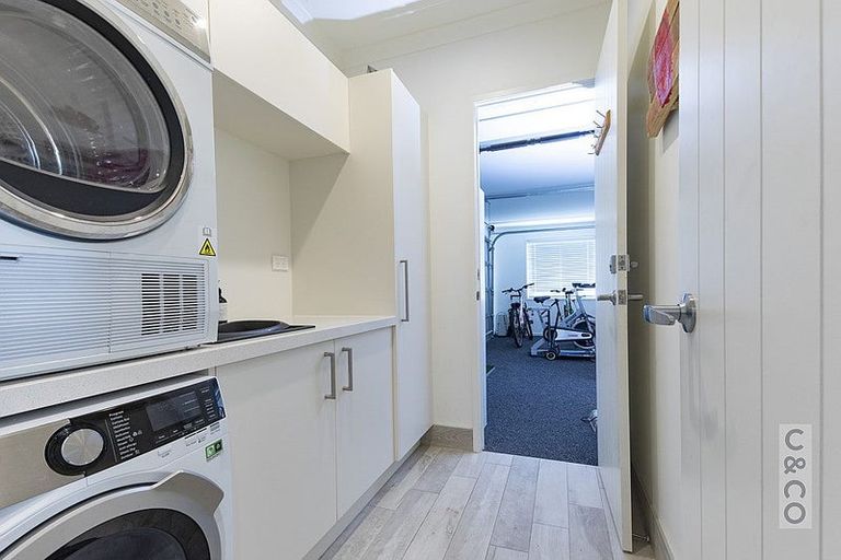 Photo of property in 14 Floyd Road, Riverhead, 0820