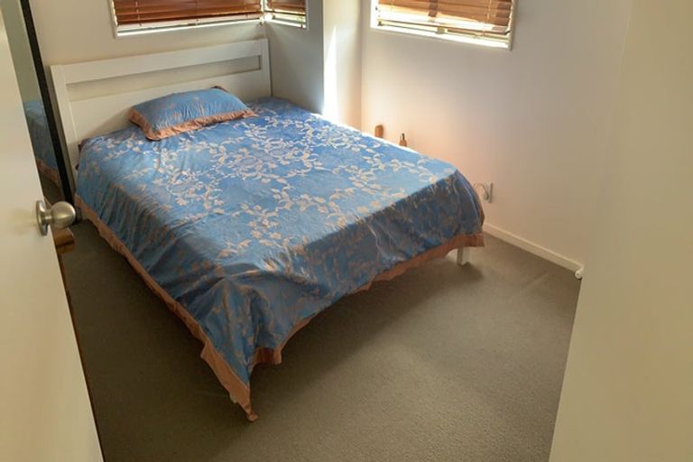 Photo of property in 1/112 Seaview Road, Glenfield, Auckland, 0629