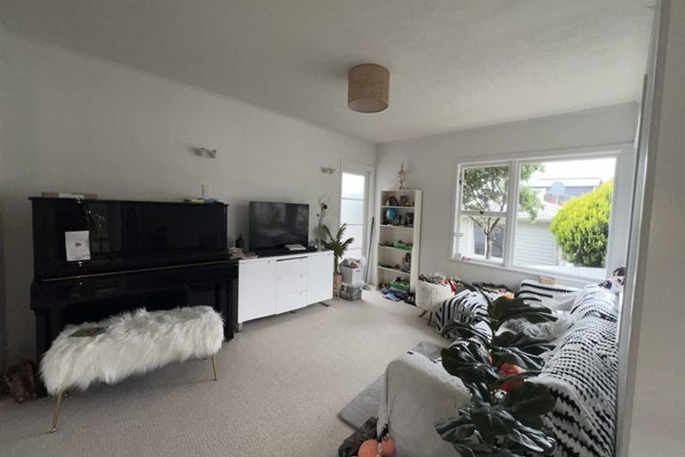Photo of property in 59 Bond Crescent, Forrest Hill, Auckland, 0620