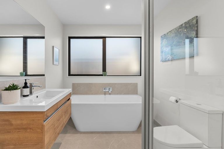 Photo of property in 97 Burdon Loop, Lake Hawea, 9382