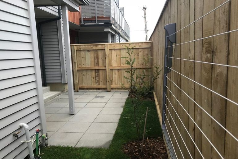 Photo of property in 121u2 Rongotai Road, Kilbirnie, Wellington, 6022
