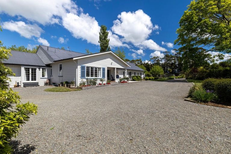 Photo of property in 74 Wanganui Road, Marton, 4788