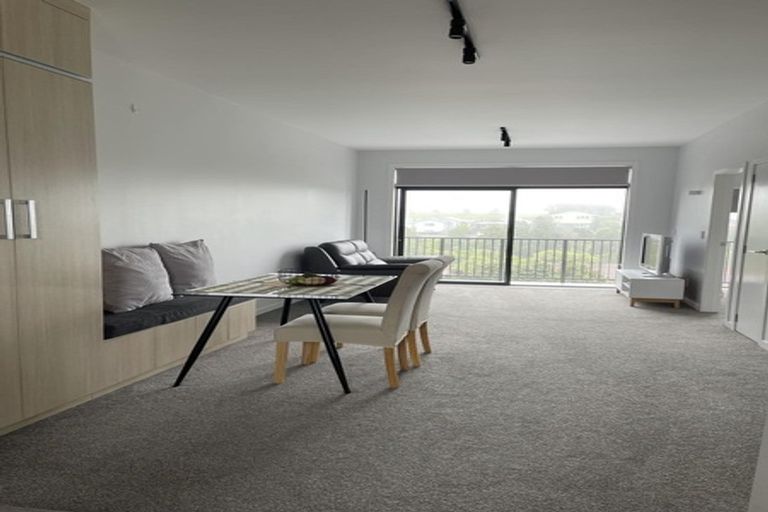 Photo of property in 11/2u Hindmarsh Street, Johnsonville, Wellington, 6037