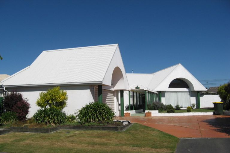 Photo of property in 12 Inglewood Place, Avonhead, Christchurch, 8042